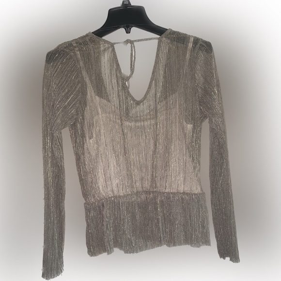 Sheer top with cami attached , size x-small , new with tag - Picture 3 of 5